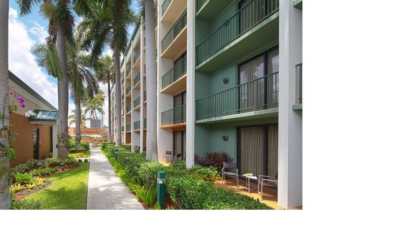 Courtyard By Marriott Fort Lauderdale East / Lauderdale-By-The-Sea מראה חיצוני תמונה